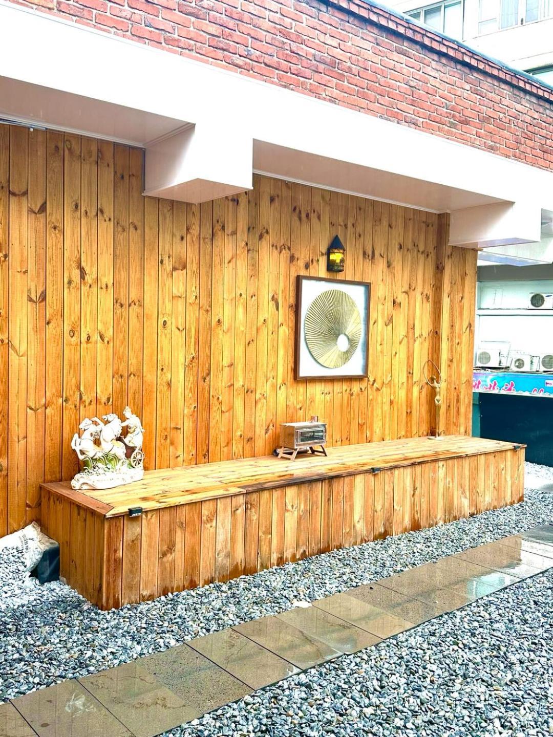 R Jongmyo Guest house